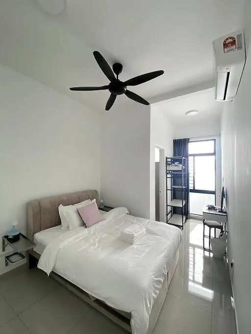 Bukit Indah Double Storey House Nearby Aeon - Legoland - Tuas - 9Pax Johor Bahru