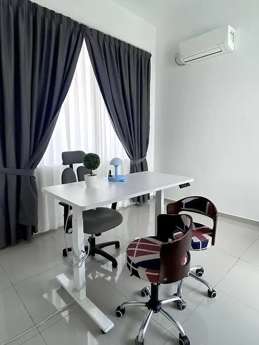Bukit Indah Double Storey House Nearby Aeon - Legoland - Tuas - 9Pax Johor Bahru 0*,  Malaysia